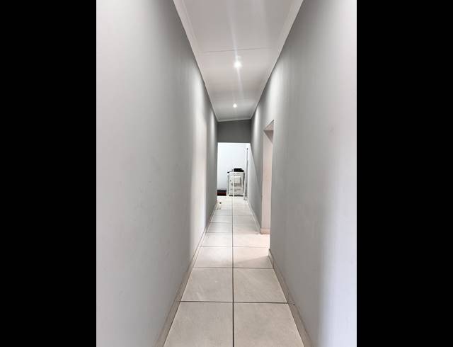 450M² BUSINESS FOR SALE IN DIE HEUWEL EXT 4